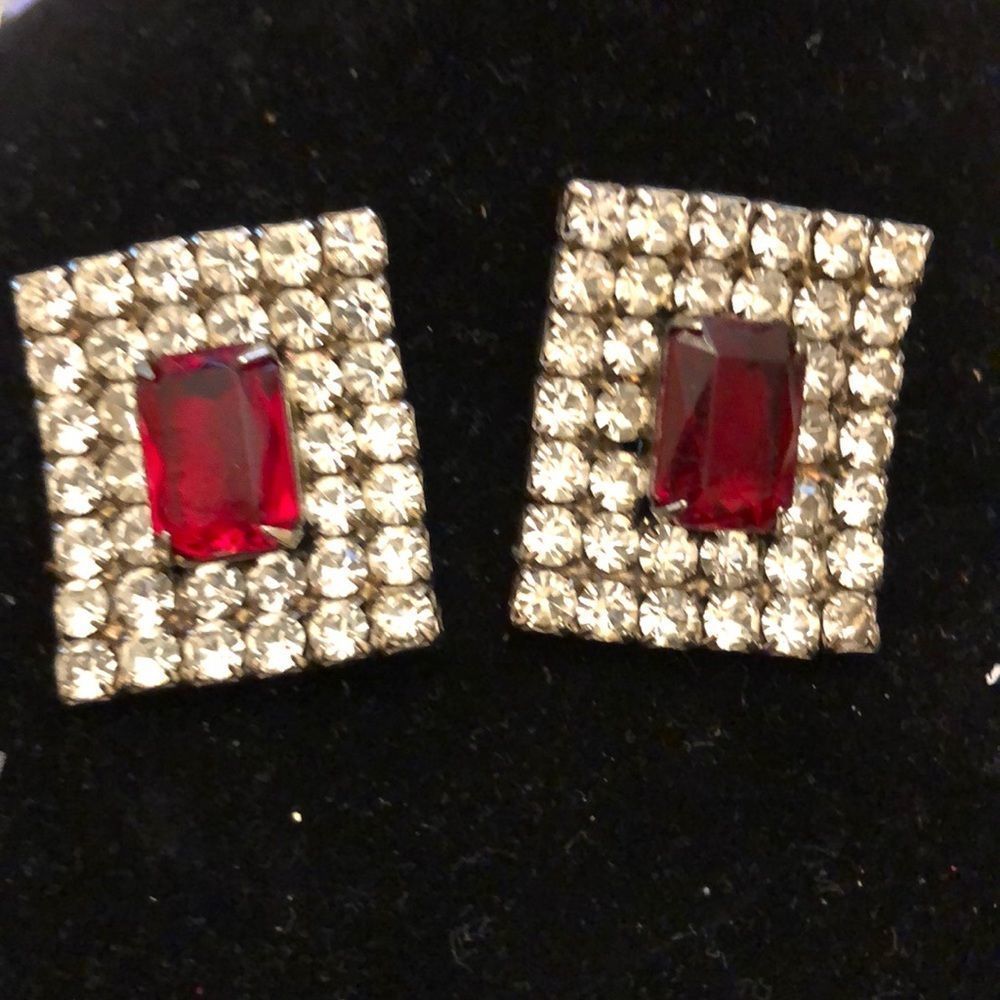 Vintage clip on red stone n Rhinestones
